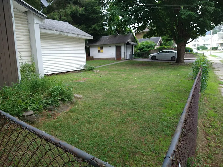 238 N Main St — Photo 9