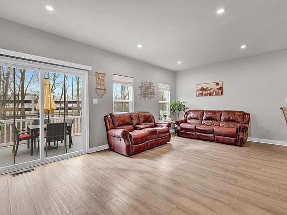 5th image of 14 Pratt Ln