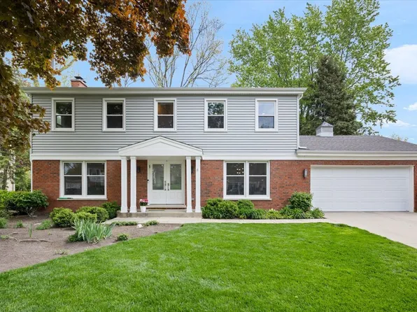 1107 Donegal Ln, Northbrook, IL 60062