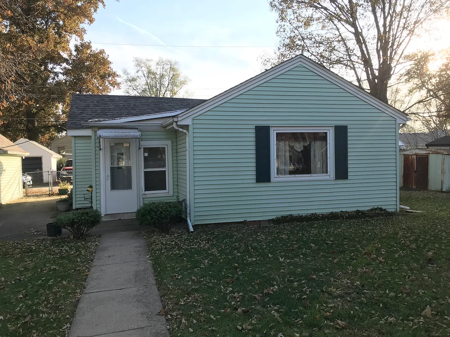 332 Albert St photo 1