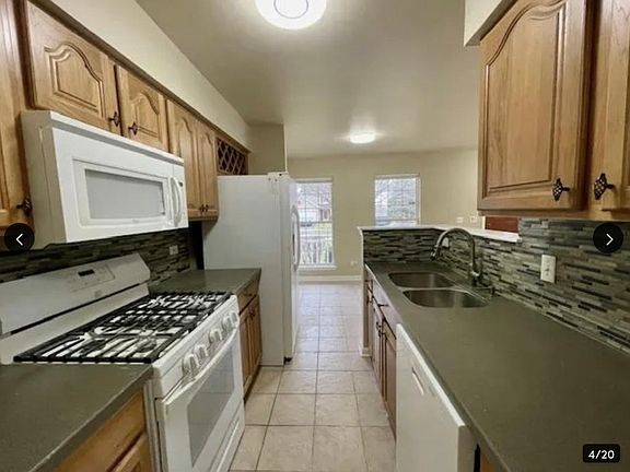 4th image of 2423 Durango Ln