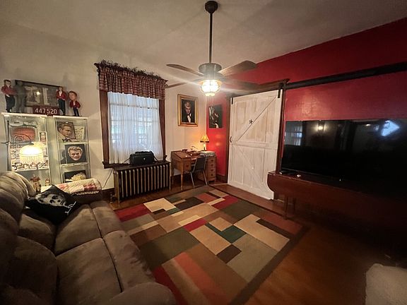 5th image of 206 N 1st St