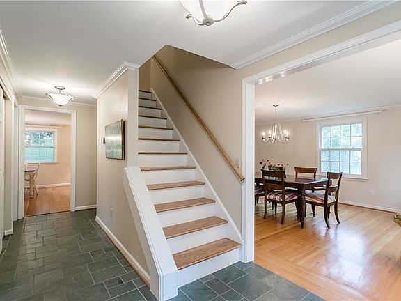 4th image of 46 Sturbridge Ln