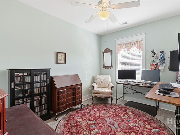 4th image of 141 Mallory Place