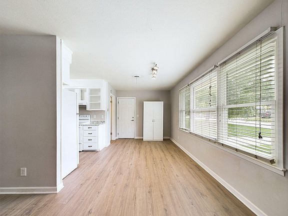 4th image of 1721 Sandalwood Drive