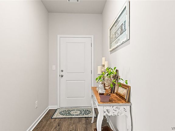 3rd image of 14077 Guinevere Ln