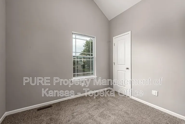 4766 Lakecrest Dr — Photo 14