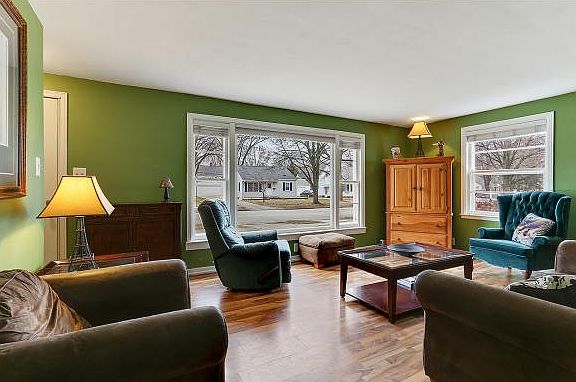 3rd image of 716 Park St