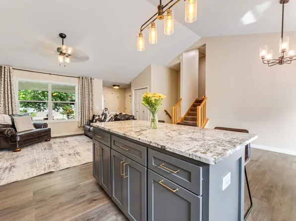1641 Possum Way, New Richmond, WI 54017