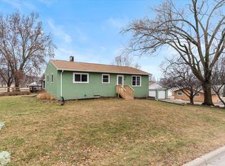 4118 Old Town Hall Rd, La Crosse, WI 54601