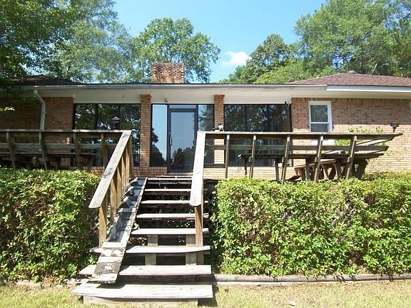 3rd image of 209 Hickory Hill Dr