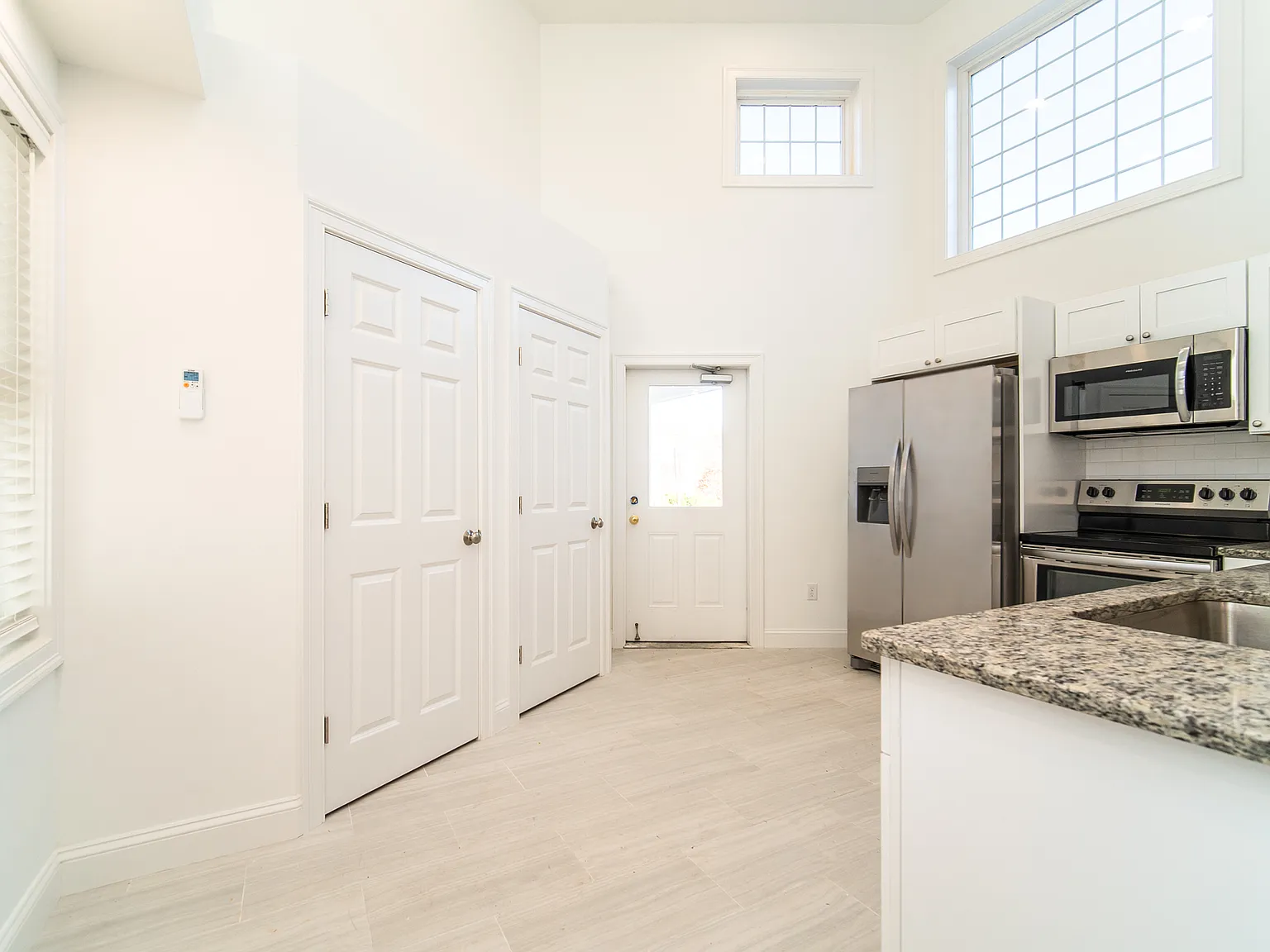2 bed, 1200 sqft, $2,500 — Photo 4