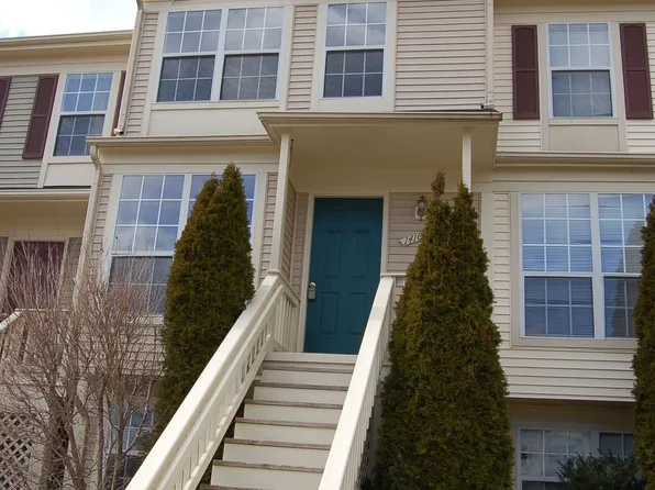 14108 Autumn Cir, Centreville, VA 20121