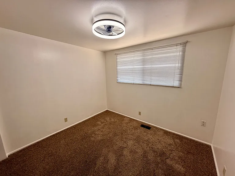 972 E Larkspur Dr — Photo 16