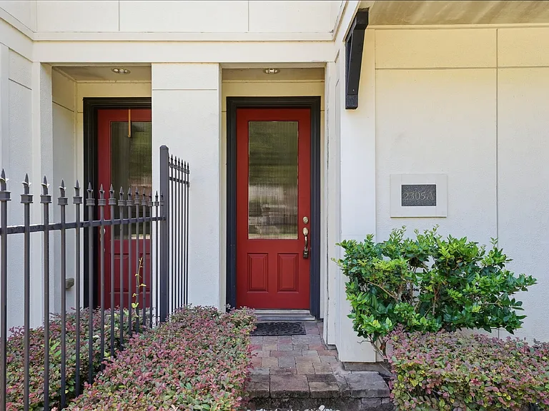 2305 Bastrop St #A — Photo 4