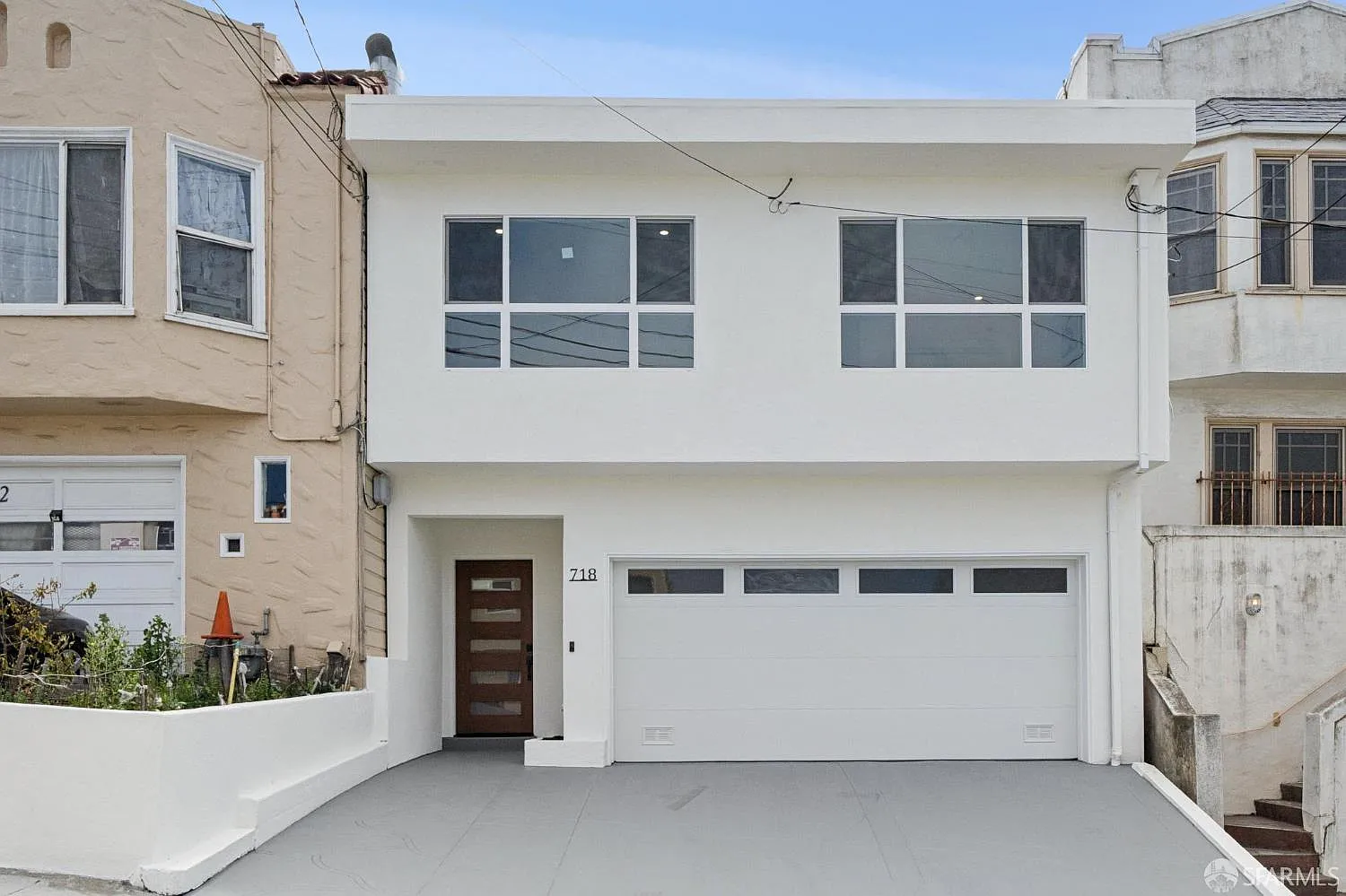 718 Brussels St - Photo 1