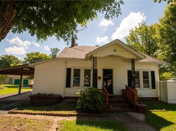 609 Brunswick Ave, Blackstone, VA 23824