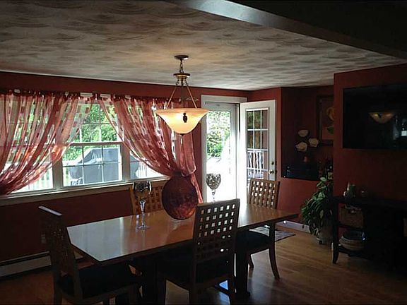 5th image of 39 Rosemont Ave