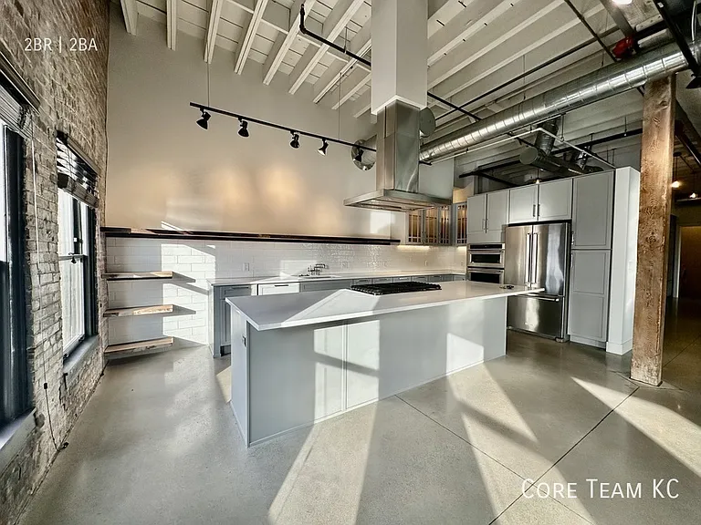 1513 Walnut St #502 — Photo 8