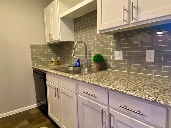 4th image of 1 Willow Creek Dr #1