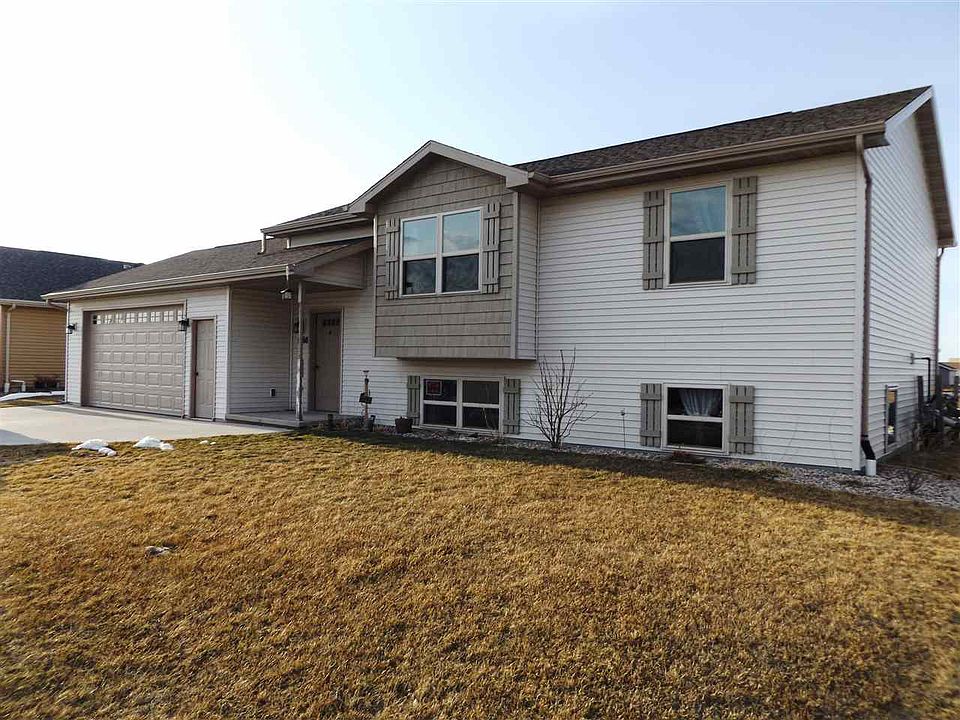 2nd image of 1360 Marie Dr