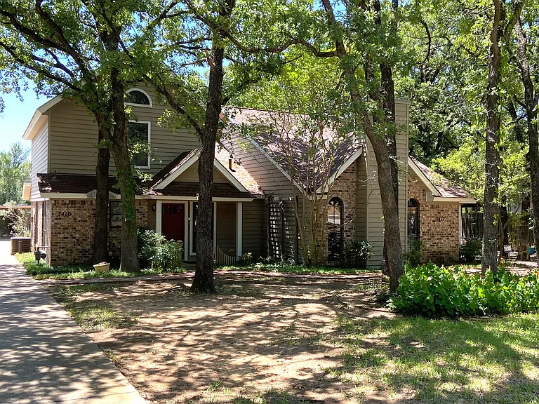 3410 Timberline Dr — Photo 2