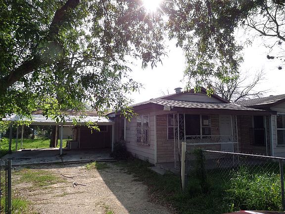 2nd image of 122 N San Joaquin Ave