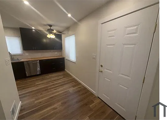 3 bed, $1,595 — Photo 2