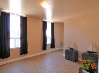 201 Main St S #1, Newmarket, ON L3Y 3Y9