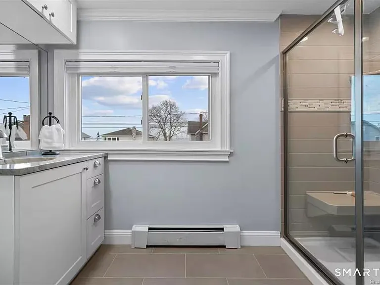 58 Chapman Ave — Photo 20