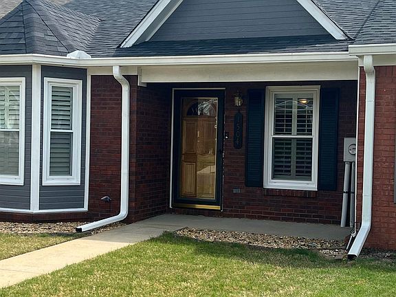 2nd image of 1504 Clairmont Dr SW