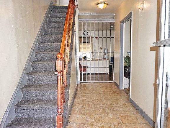 4th image of 352 E 119th St #2