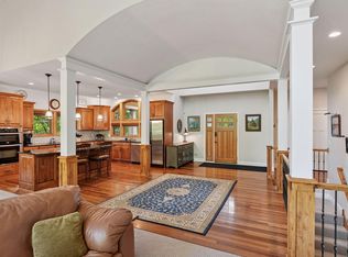 6040 Oakview Ct, Shorewood, MN 55331