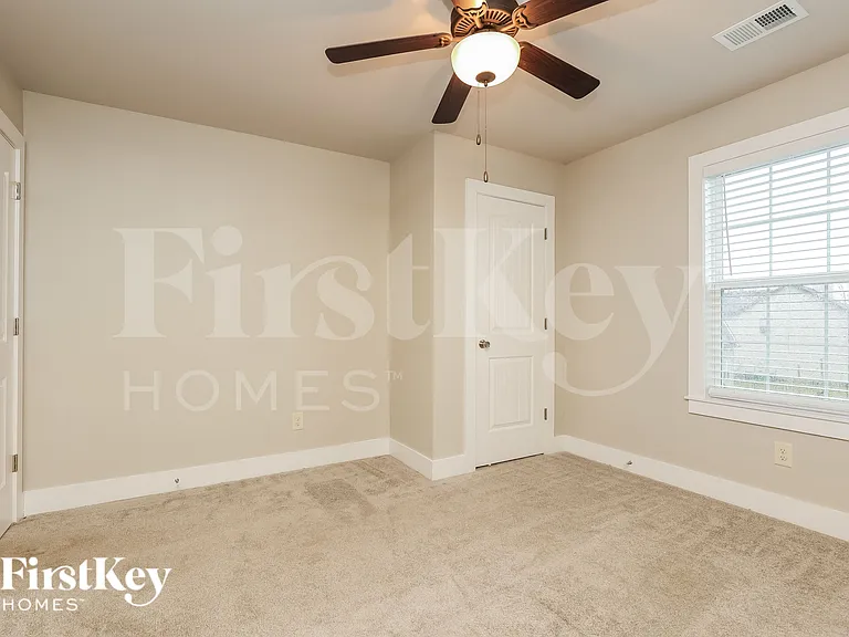 1072 Harper Dean Way — Photo 15