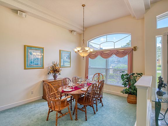 5th image of 17 Circle Creek Way