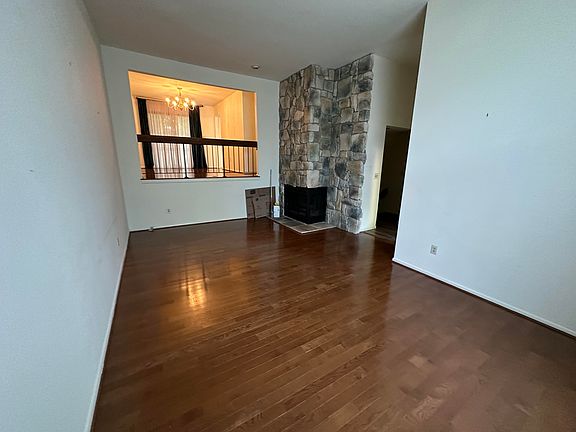 5th image of 8729 Sheridan Farms Ct