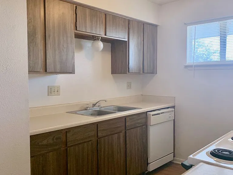LBJ Apartments — Photo 14