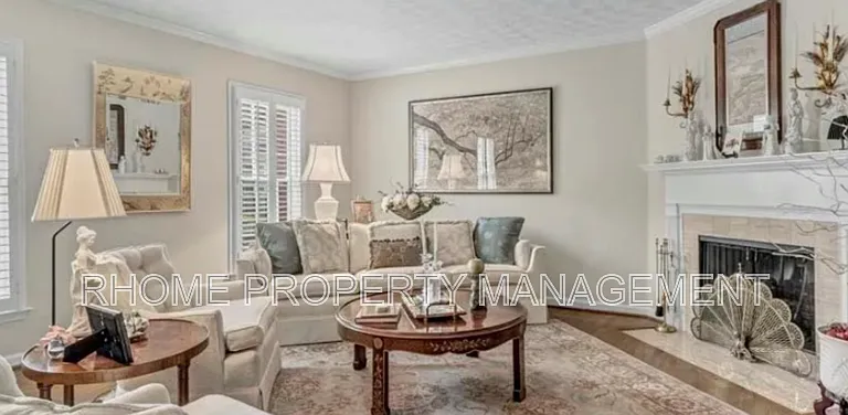 903 Dunwoody Chace — Photo 1