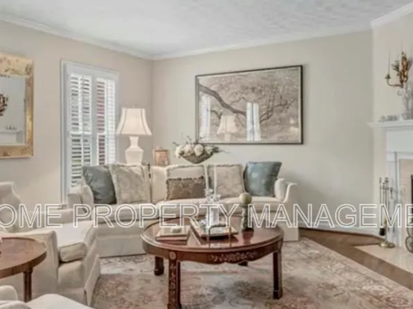 903 Dunwoody Chace, Sandy Springs, GA 30328