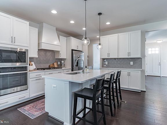 4th image of 1042 Coastal Ave