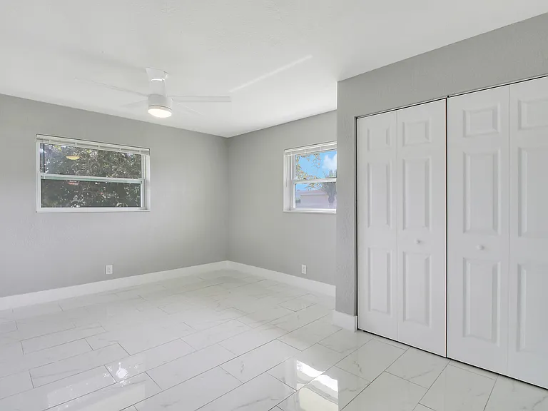 1231 SW 32nd St — Photo 20