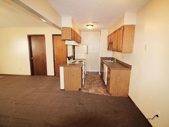 4th image of 711 NE 11th St
