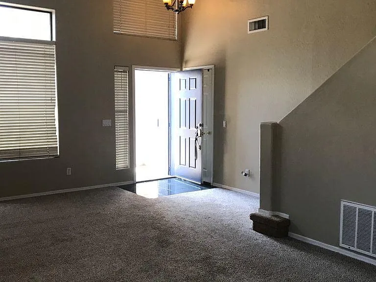 1886 E Oasis Dr — Photo 5