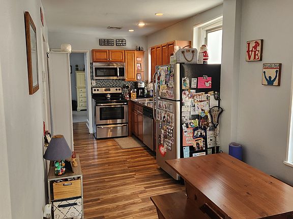 Open Kitchen and eating area