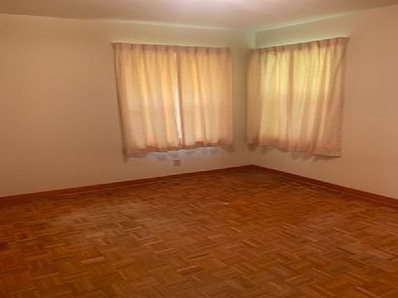 4th image of 413 Crepe Myrtle Ave
