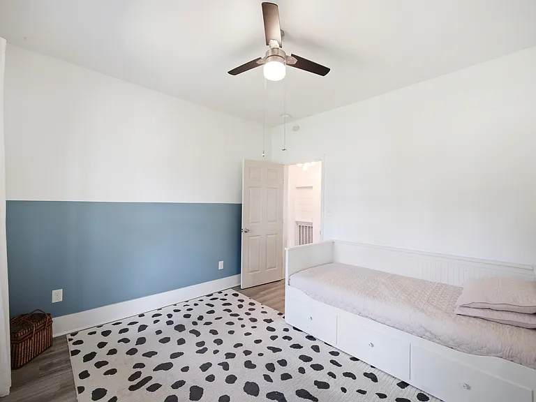 2601 Derita Ave — Photo 26
