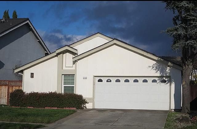 1st image of 33768 Shylock Dr