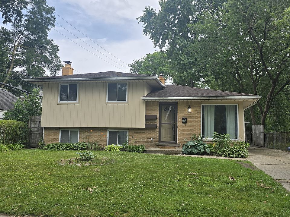 1st image of 826 Hawthorn Ave