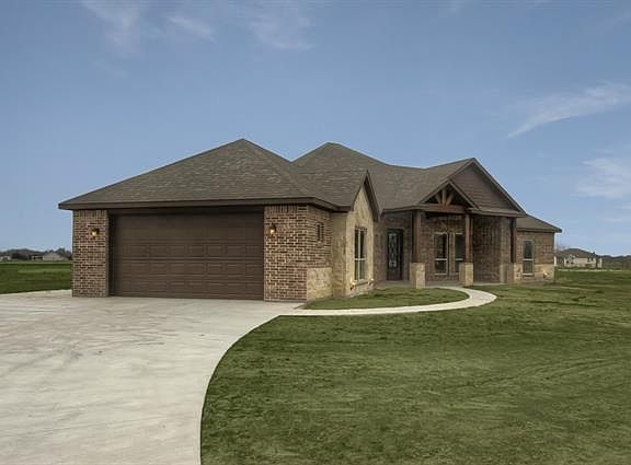 3rd image of 4010 Hackberry Cir