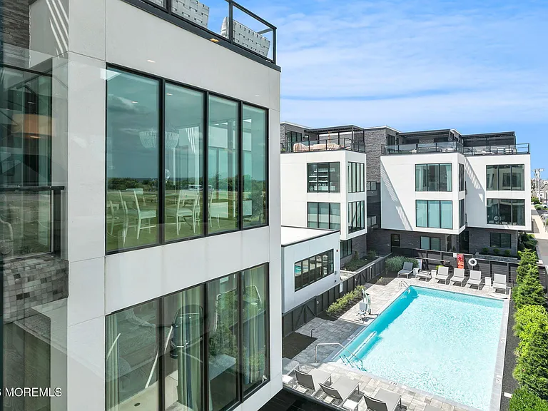 200 Ocean Ave N #5 — Photo 54